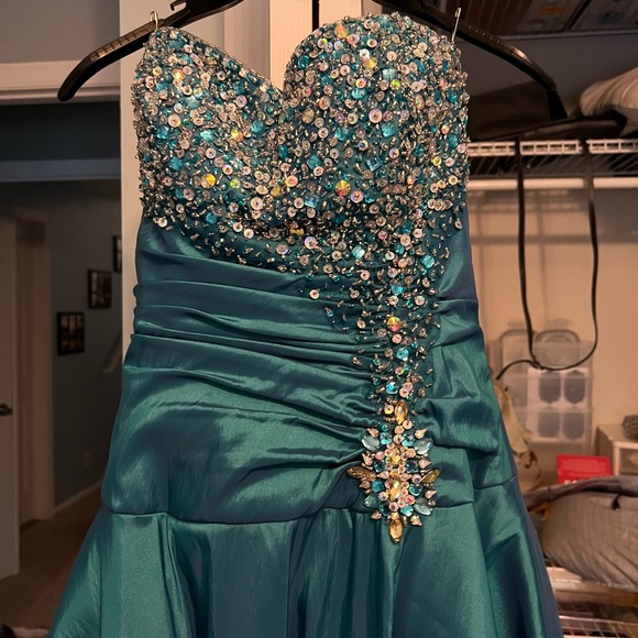 Prom/ Pageant Gown - Picture 3 of 6